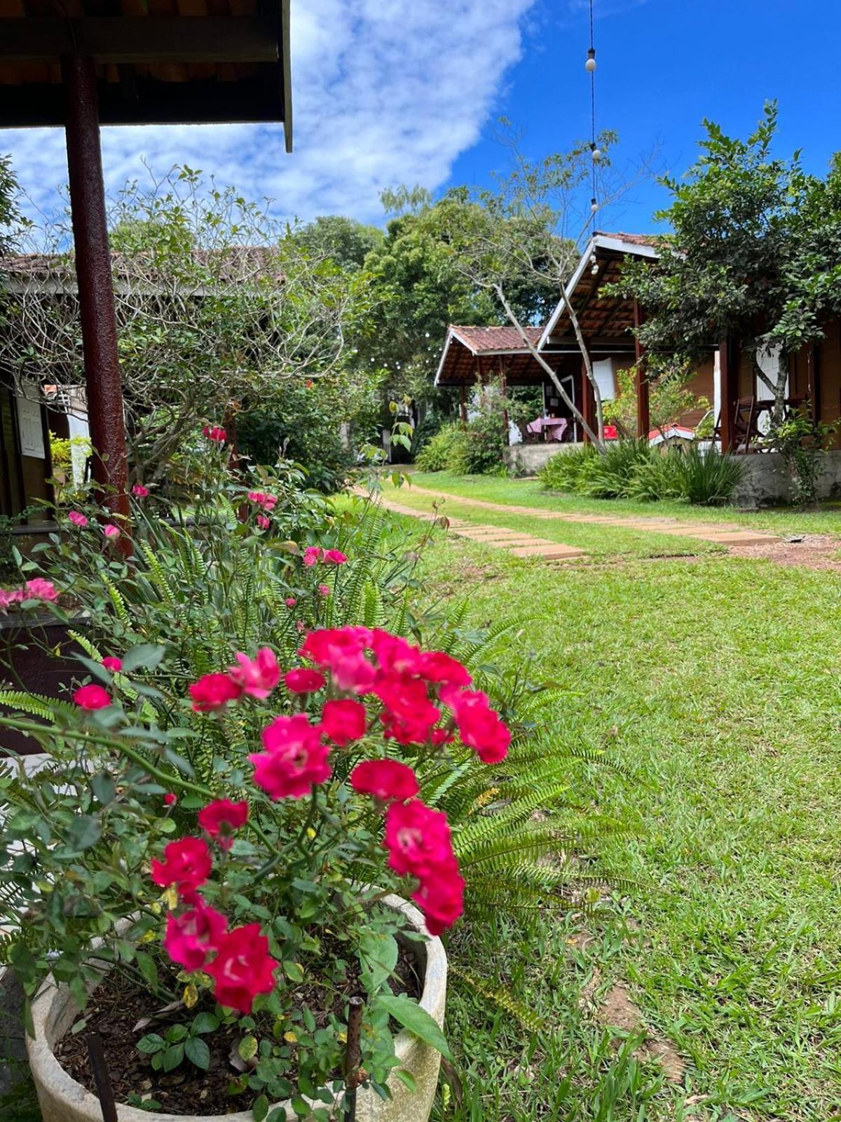Pousada Jardim Da Chapada Шапада-дус-Гимарайнс Экстерьер фото